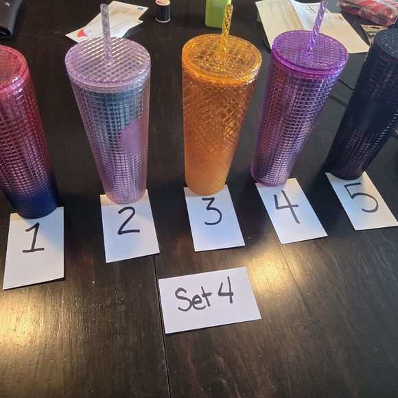 Starbucks cups - Picture 4 of 9